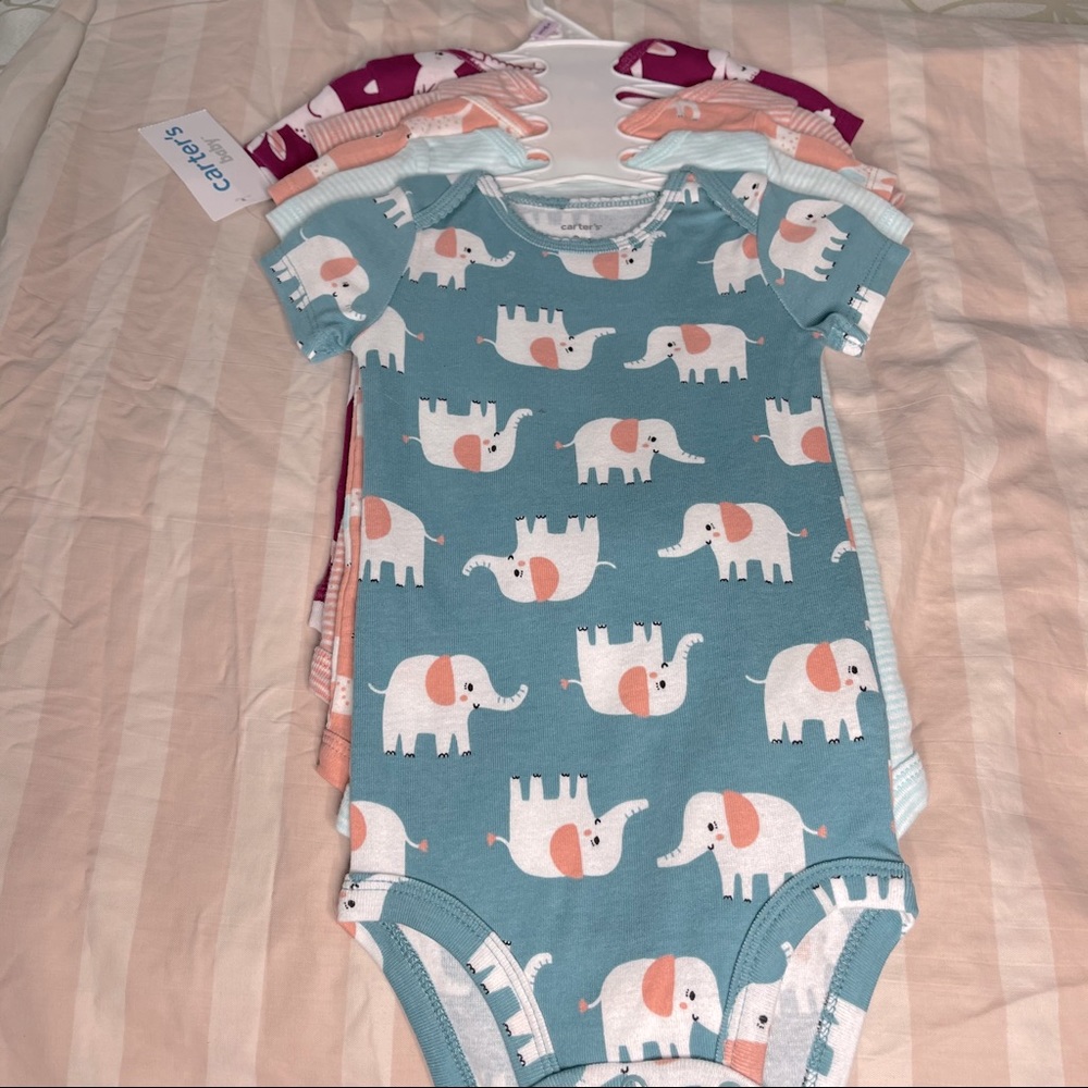 Carter’s 5 Piece Onesies with 3 snap Buttons - Picture 1 of 7